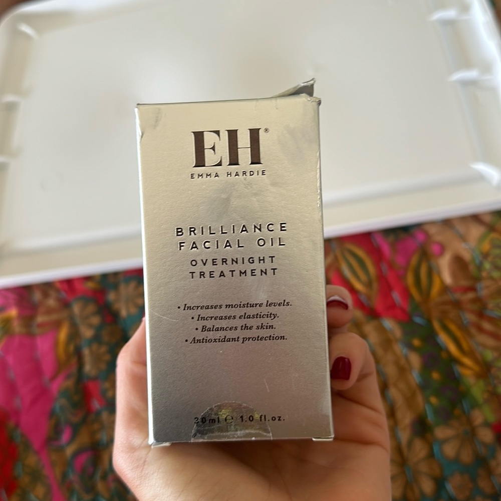 Emma Hardin facial oil drops